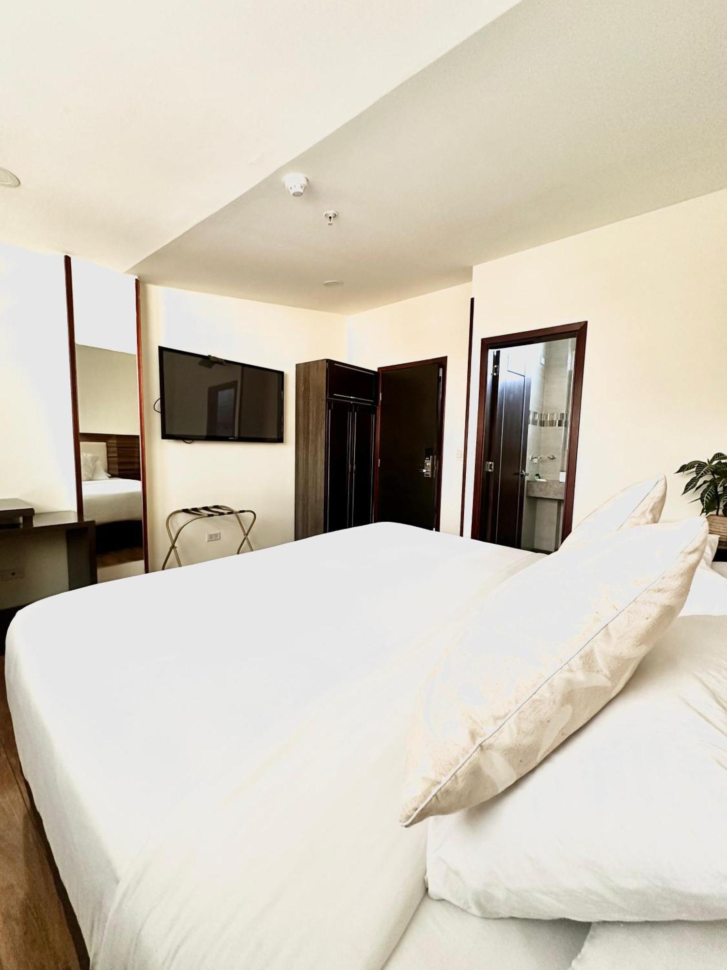 Hotel Sheridan Bogota Exterior photo